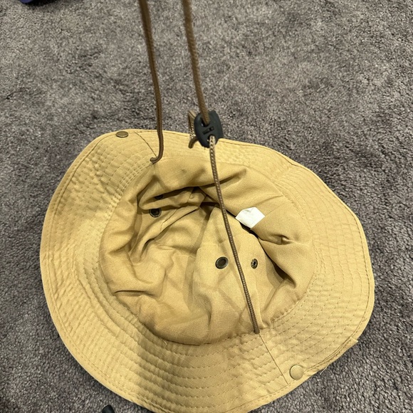Safari / Bucket Hat - Picture 2 of 3